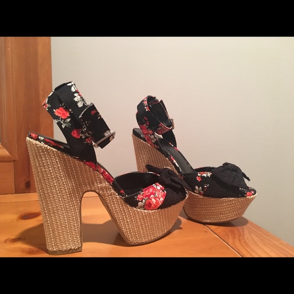 Red and Black High Heel Strappies - Picture 1 of 1